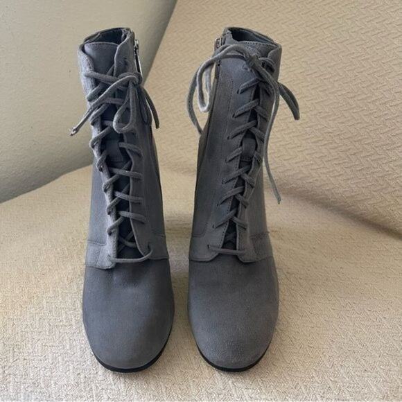 Ivanka Trump Gray Suede Retro Ankle Boots Women’s 6M Lace-Up Block Heel Side Zip - Picture 4 of 14